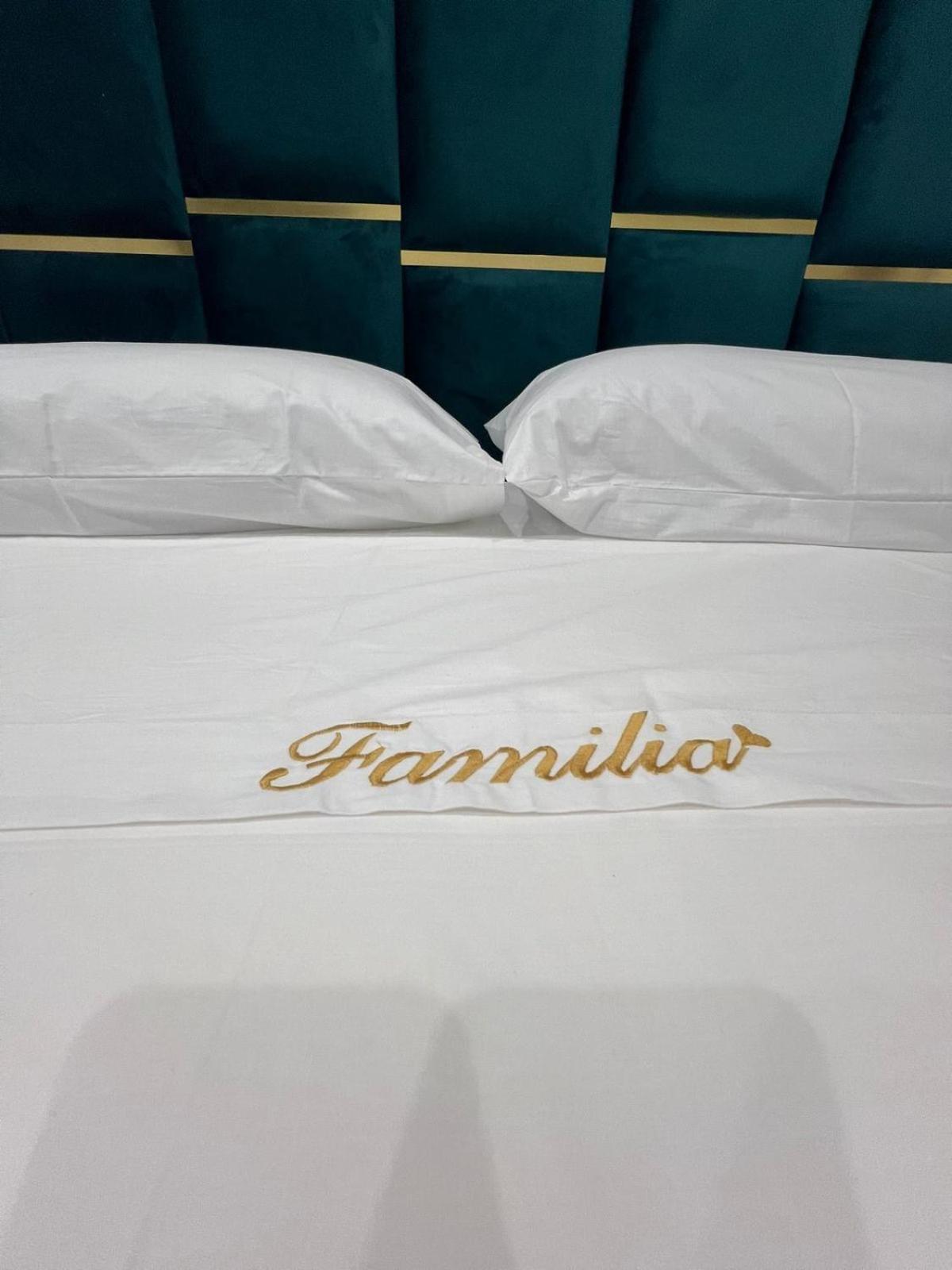 Familia Hotel Naples Exterior photo