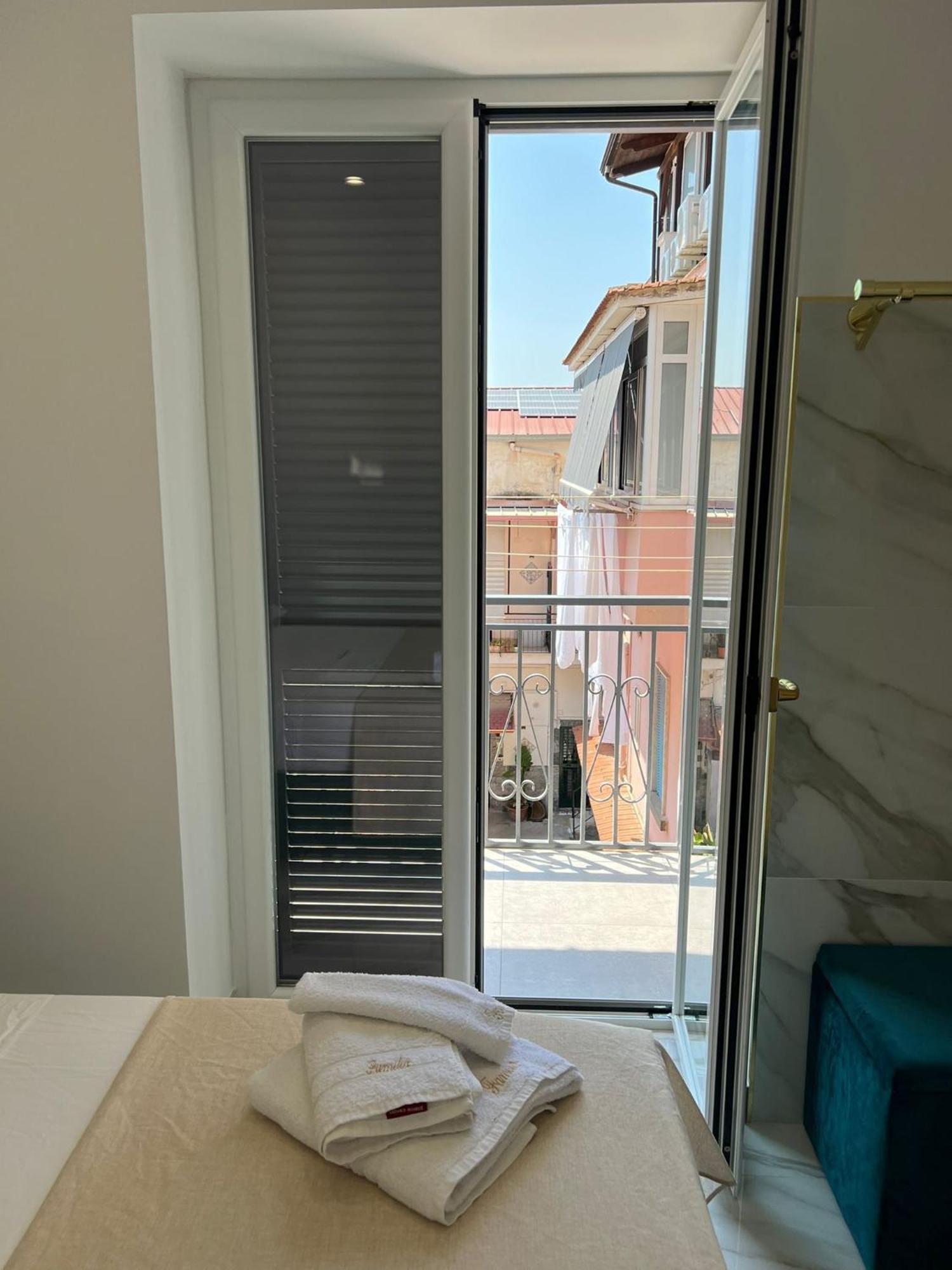Familia Hotel Naples Exterior photo