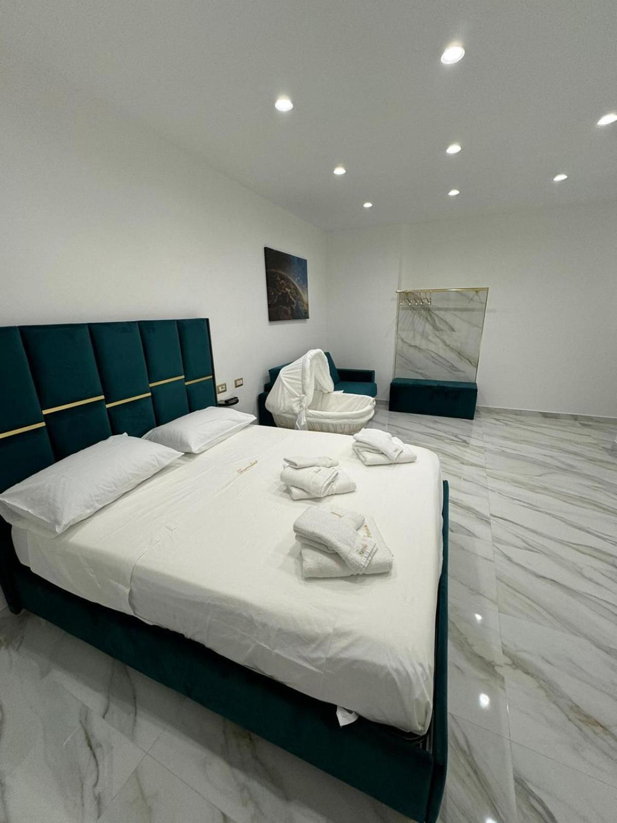 Familia Hotel Naples Exterior photo