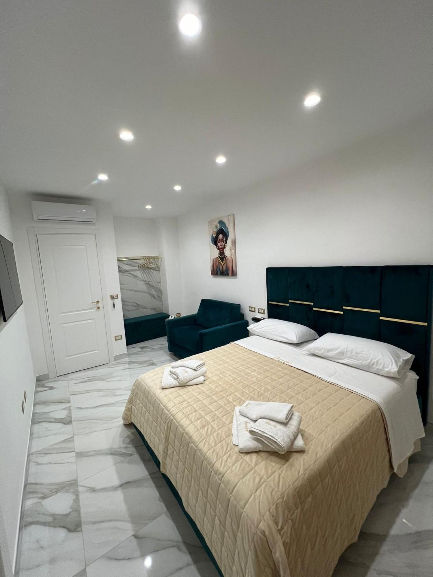 Familia Hotel Naples Exterior photo